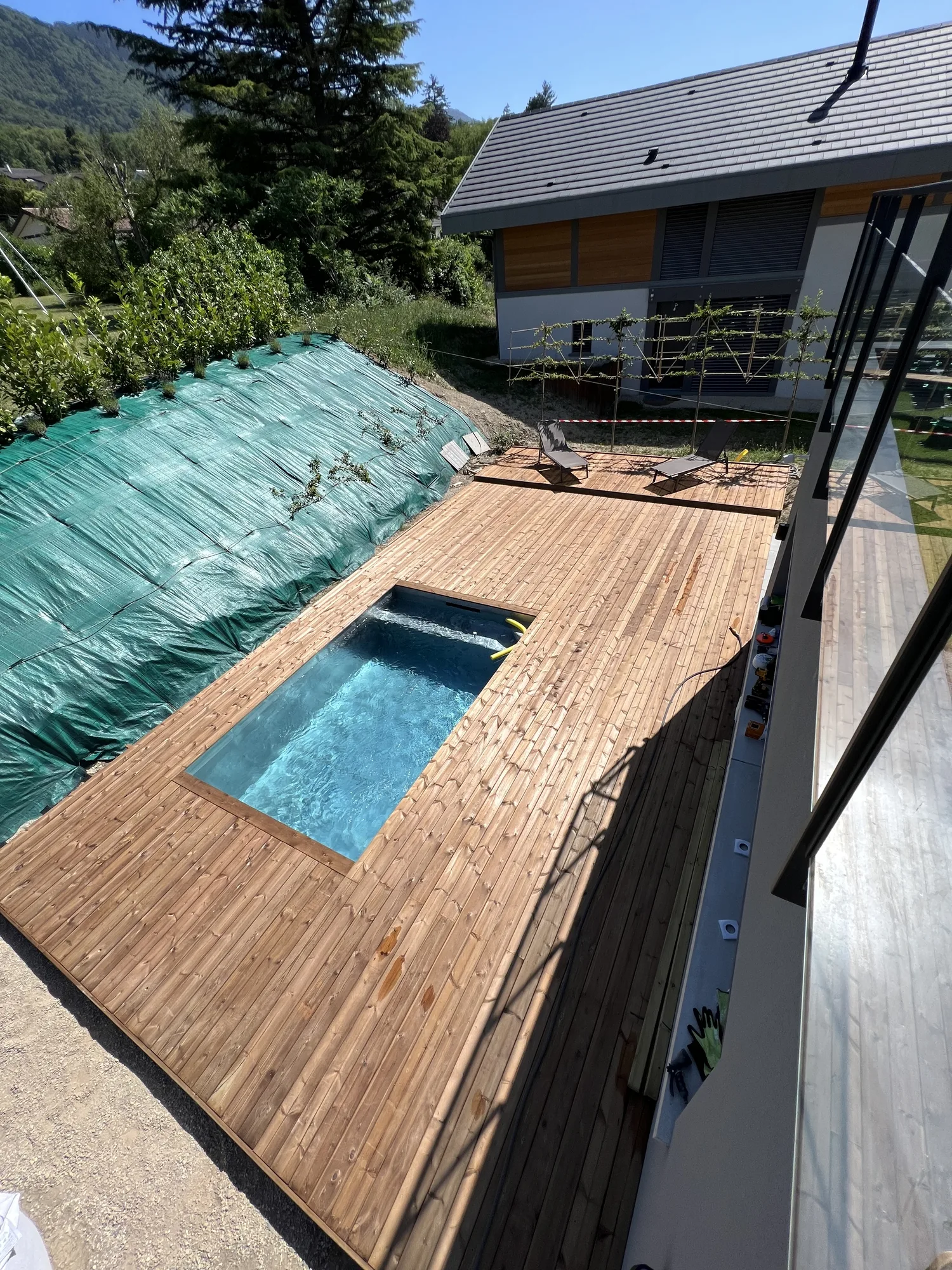 Terrasse de 50 m² en pin du Nord autour d’une piscine rectangulaire à Arcachon à Arcachon